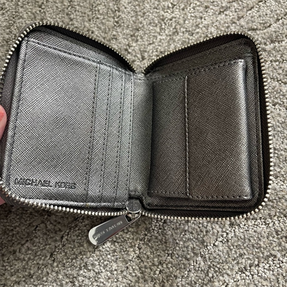 Michael Kors Wallet - Picture 3 of 4
